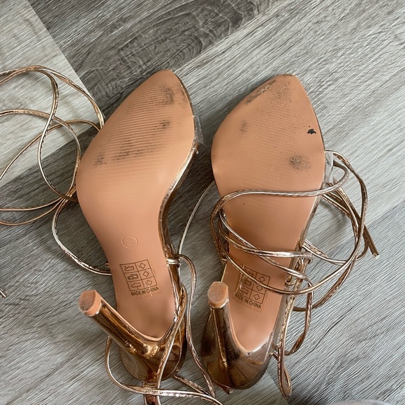 Pretty little thing heels size 5 rose gold shinny color - Picture 3 of 6